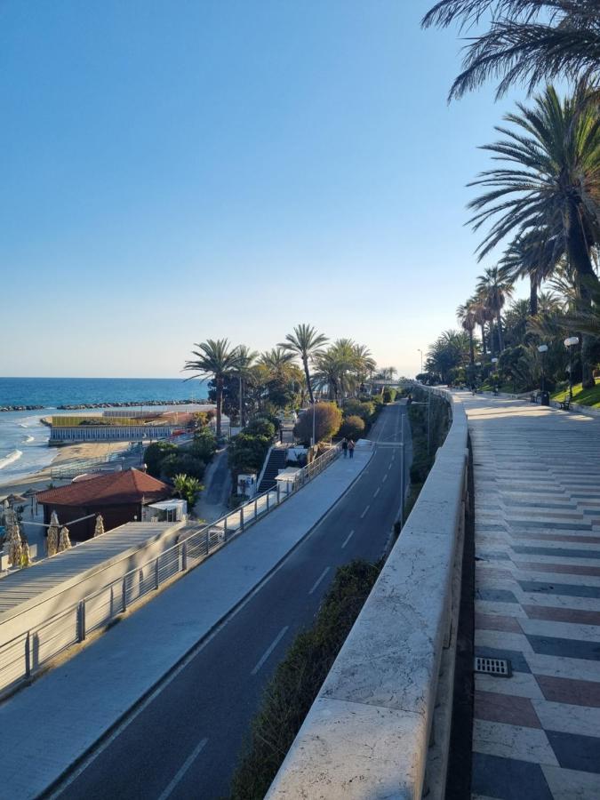Eurosanremo Apartments Bagian luar foto